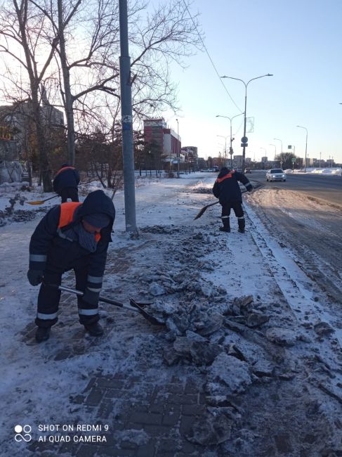 Вопрос к городским властям, к коммунальным службам и просто к ответственным лицам. Я не могу понять, вам всë..