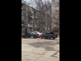 🗣️ Очередной любитель крутануть рулем на скользкой..