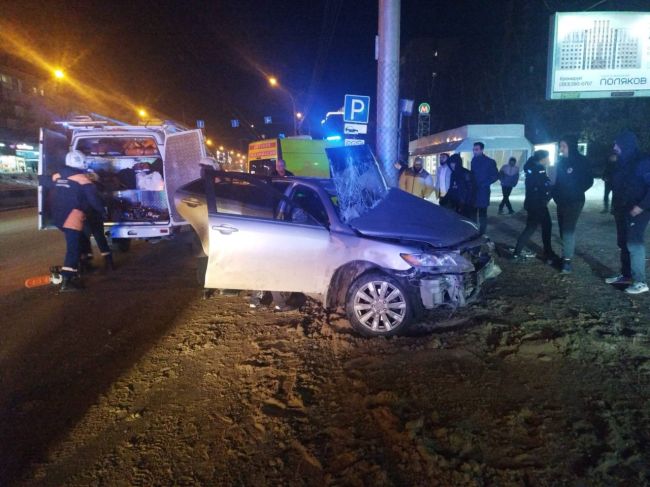 Camry въехала в столб на Красном проспекте в Новосибирске 

Авария произошла накануне вечером. В результате ДТП..