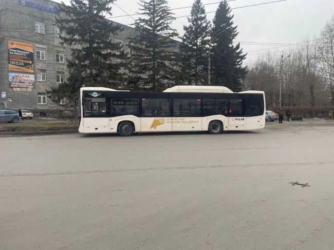 В Новосибирске девушка упала в салоне автобуса и получила травмы

02.11.2024 4 в 16.10 64-летний водитель маршрутного..