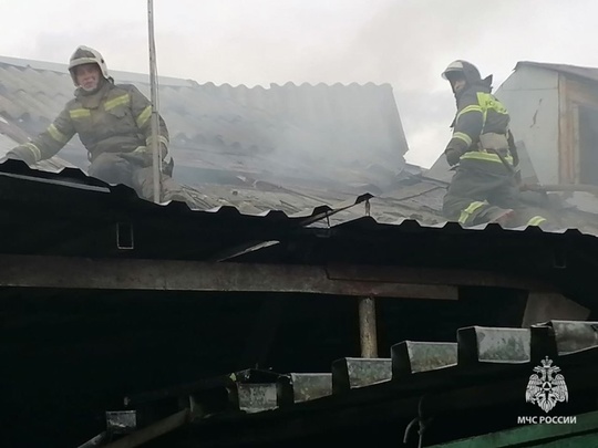 ⚡️Из-за сильного ветра в Волгодонске произошёл пожар в частном доме

Ветер повалил дерево на Пионерской,..