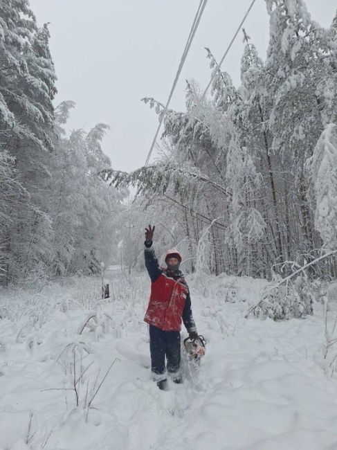 ⚡️Пермские энергетики «Россети Урал ликвидируют аварии на сетях в Прикамье, которые произошли из-за..