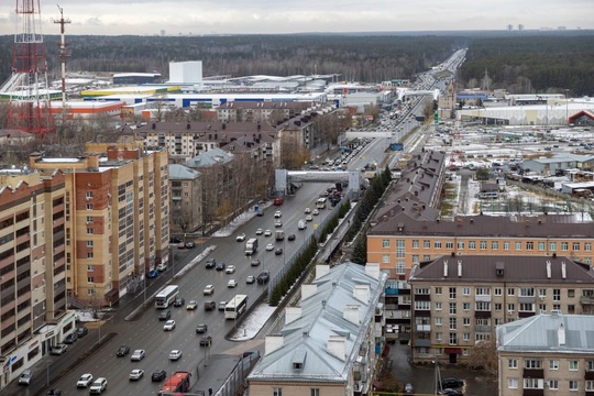 В начале декабря планируется открыть движение по обновленному Горьковскому шоссе. 
 
Новое шоссе станет..