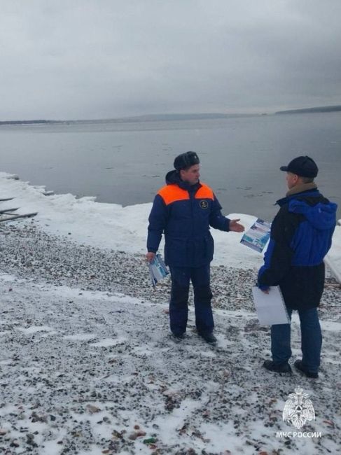 ‼️Выход на тонкий лёд — прямой путь к трагедии

В период осеннего ледостава возрастают риски провала людей..