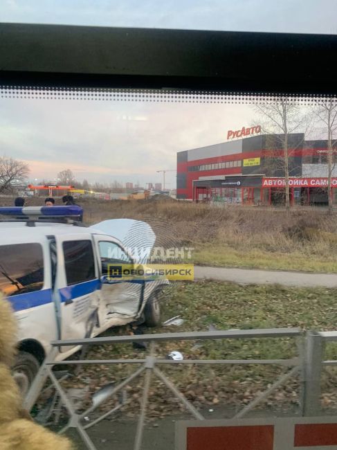 В Новосибирске Тойота попала в ДТП с полицейским автомобилем

Об этом вчера утром сообщили в телеграм-канале..