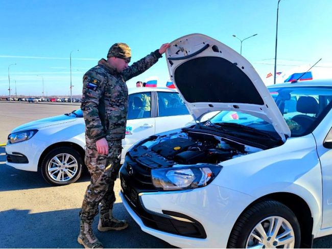 В Волгограде ветеранам боевых действий были торжественно вручены ещё 30 новых автомобилей LADA GRANTA с ручным..