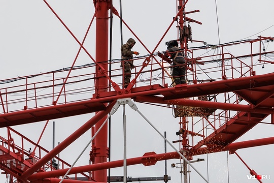 «Фото на память»: в Волгограде демонтируют телевышку на Мамаевом кургане! 👷‍♂️⚒️

Вот что от неё осталось..