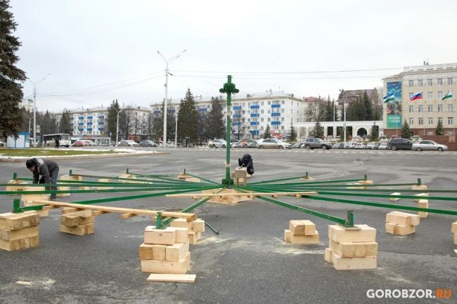 🎄На площади Ленина в Уфе начали устанавливать главную новогоднюю елку - ГорОбзор 
 
В Уфе приступили к..