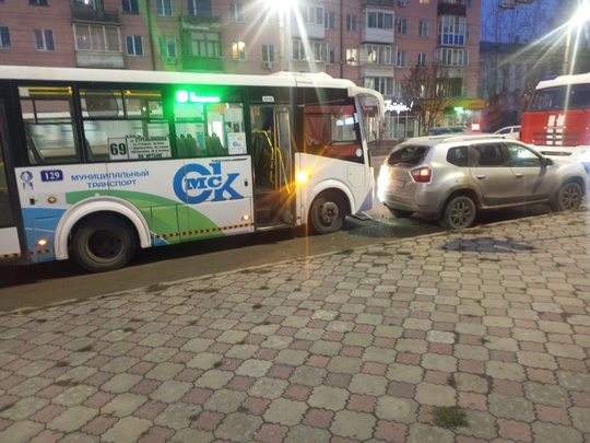 В Омске автобус въехал в стоящий автомобиль. Пострадало три человека.

Сегодня в 17.20 часов в Госавтоинспекцию..