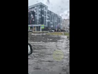 Улица Серова сегодня доступна только для движения водного..