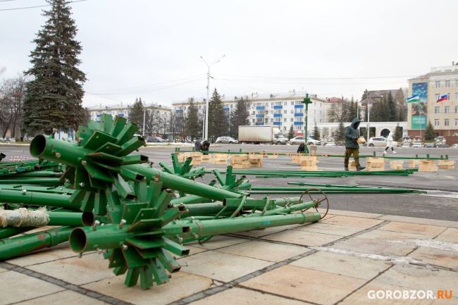 🎄На площади Ленина в Уфе начали устанавливать главную новогоднюю елку - ГорОбзор 
 
В Уфе приступили к..