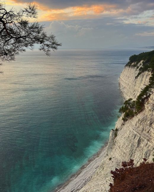 Голубая бездна радует глаз каждый раз 🌲🌊

Фото uvarova..