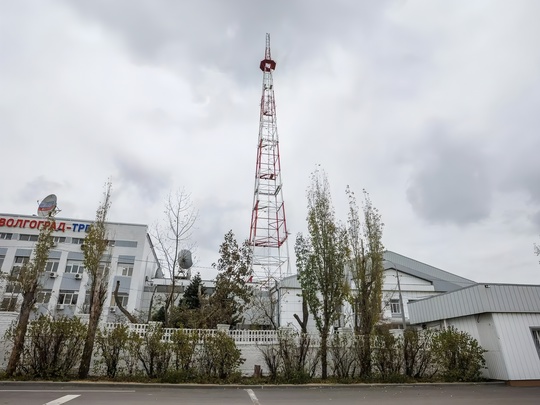 «Фото на память»: в Волгограде демонтируют телевышку на Мамаевом кургане! 👷‍♂️⚒️

Вот что от неё осталось..