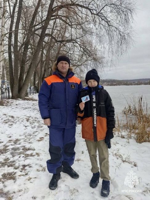 ‼️Выход на тонкий лёд — прямой путь к трагедии

В период осеннего ледостава возрастают риски провала людей..