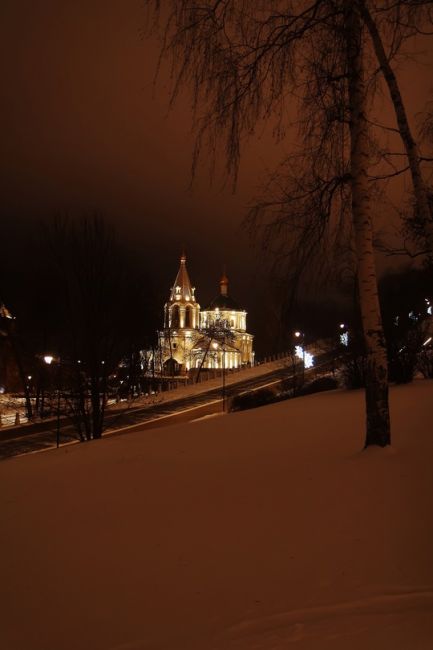 Ночи доброй🖤

фото: Дмитрий..