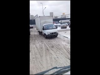 «Маму тваю *****», — в Москве ценные иностранные специалисты напали на водителя "Газели"

Водитель грузового..