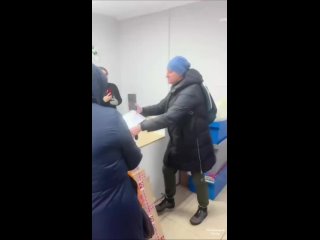 😨Петербурженка избила сотрудницу ПВЗ на улице Брянцева из-за долгой выдачи заказа.
 
У 23-летней девушки были..