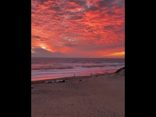 Последний закат уходящего года. Яркие краски неба из Анапы 🌅

За видео спасибо psy. anna...