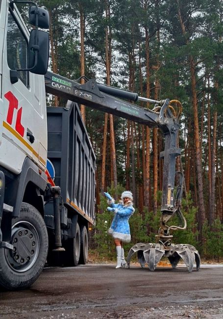 Выполняем работы по сносу зданий, сооружений любой степени и сложности.
Вывоз строительного мусора, веток и..