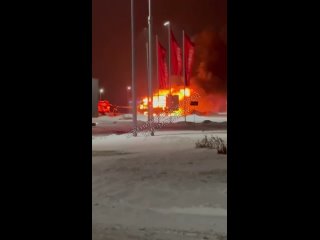 🔥 «Газель» загорелась возле заправки в районе посёлка Выездное. 
 
Грузовик полностью сгорел. К счастью,..