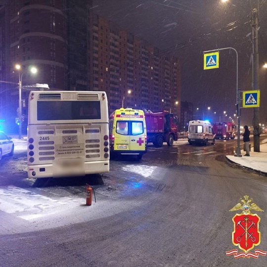 ❗️Четыре человека пострадали в утреннем ДТП с самосвалом в Петербурге 
 
Утром 24 декабря на перекрёстке..