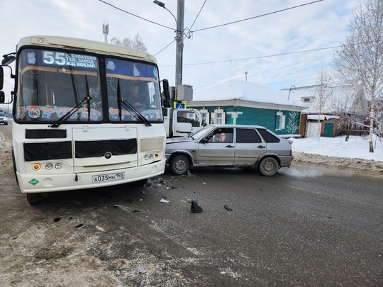 Только что на 6 Комсомольской - Пугачева. Перекрыта вся улица..