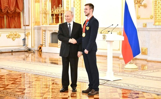 🎖 Дзержинец, трёхкратный паралимпийский чемпион Андрей Вдовин награждён Орденом Почёта!

Награду..