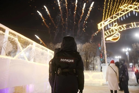 В этом году без уличных гуляний и фейерверков. В Ростовской области будут встречать Новый год под..