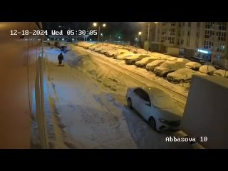 5:30 утра - дворник уже вовсю убирает от снега двор в ЖК Весна. Это во сколько же он должен был встать?!

Спасибо..