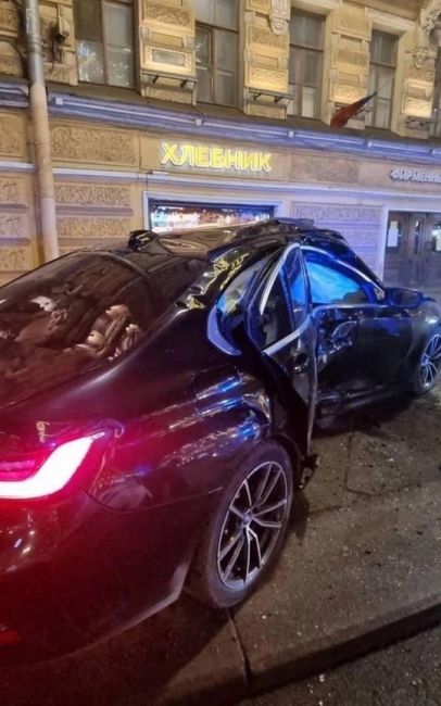 Пьяный водитель BMW устроил дрифт на Невском и врезался в столб

Полицейские завели уголовное дело на гостя из..