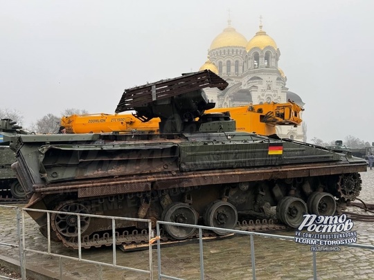 🇷🇺 «Сходила на выставку НАТОвской техники в Новочеркасске. Очень интересно увидеть вживую, почувствовать..