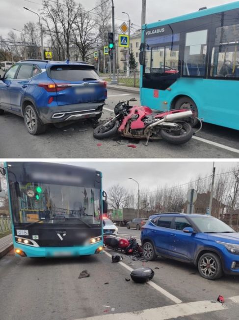 Пассажир байкера погиб в ДТП с лазурным автобусом

Смертельная авария с мотоциклом произошла 1 декабря в..