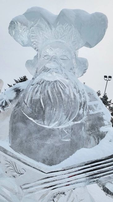 ❄В Дзержинске, в парке «Утиное озеро», строят настоящий ледовый городок. Это место, где можно ощутить..