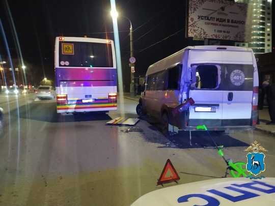 В Самаре автобус на скорости врезался в маршрутку на ул. Авроры 

Согласно данным госавтоинспекторов..