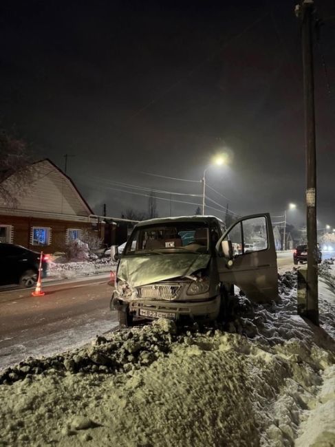 Омичу стало плохо за рулем: он въехал в два автомобиля и погиб

Сегодня в 19:05 часов в Госавтоинспекцию..