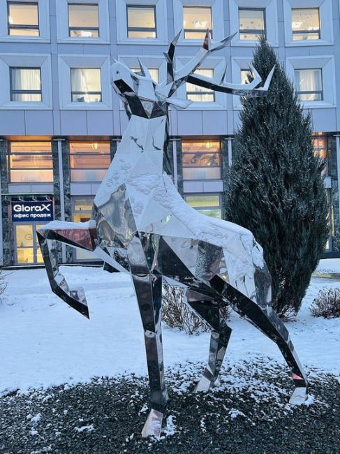 Величественные головы оленей 💟 
 
🦌Площадь Октябрьская 
🦌У Чкаловской лестницы 
🦌В..