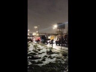 Второй день в Питере пробки как на дорогах, так и в метро 
 
Переход со станции Достоевская на..