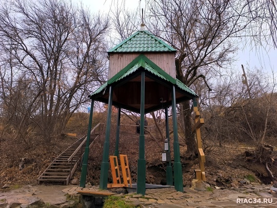 В Волгограде благоустроили святой источник апостола Иоанна Богослова, притягивающий волгоградцев целебным..