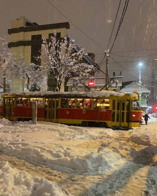 Из приятных воспоминаний!
Снег над Краснодаром!
Зима 2022 года.
❄🤗❄
А знаете, в Краснодар иногда
«приходит»..