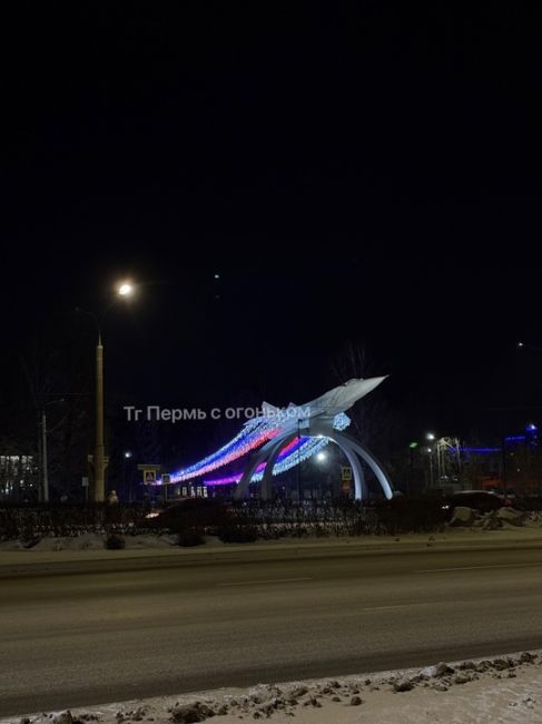 В Перми "МиГ на взлете украсили к Новому году..