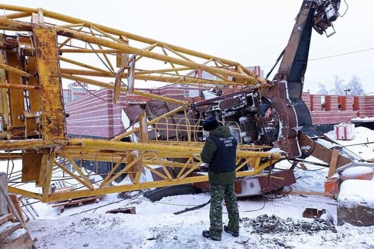 Строительный кран рухнул в Заволжье: погиб мужчина

Трагедия произошла сегодня утром в районе дома №17 на..