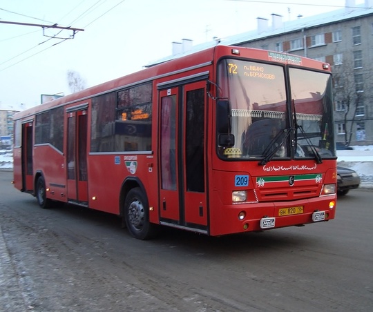 В казанских автобусах продолжают внедрять бескондукторную оплату.

На данный момент система запущена на..