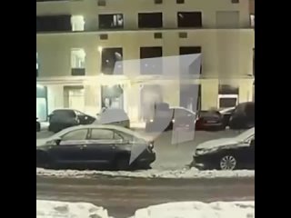 СМИ опубликовали видео с моментом взрыва у дома на Рязанском проспекте, в результате которого погиб генерал..