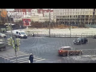 В Петербурге из помойки достали пьяного неадеквата, переехавшего гаишника

Два уголовных дела получил..