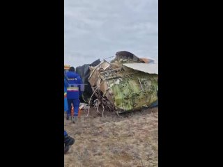 Видео из салона "Embraer" Азербайджанских авиалиний за несколько минут до трагедии.

Эти кадры Субхон Рахимов..