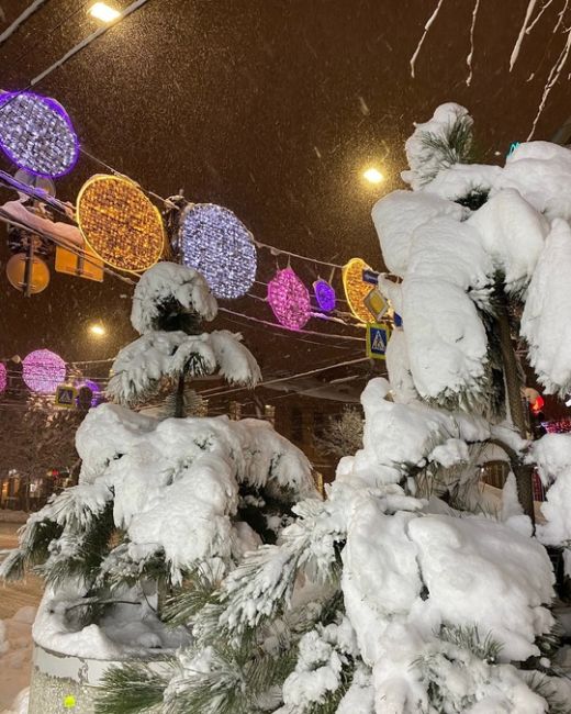 Из приятных воспоминаний!
Снег над Краснодаром!
Зима 2022 года.
❄🤗❄
А знаете, в Краснодар иногда
«приходит»..