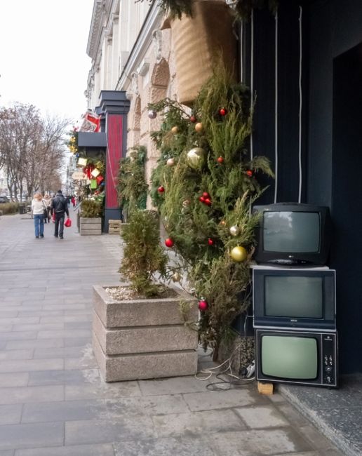 Праздник к нам приходит. Центр города готовится к Новому году.

Фотограф: Польшина..