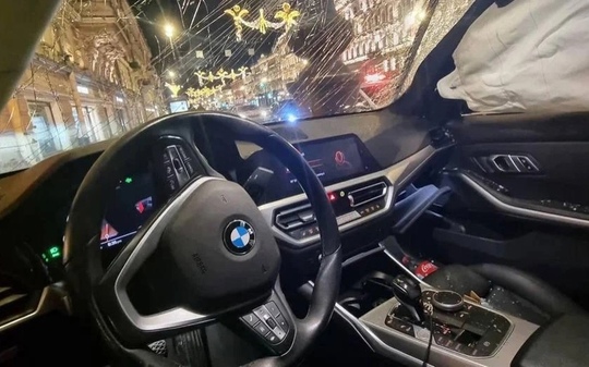 Пьяный водитель BMW устроил дрифт на Невском и врезался в столб

Полицейские завели уголовное дело на гостя из..