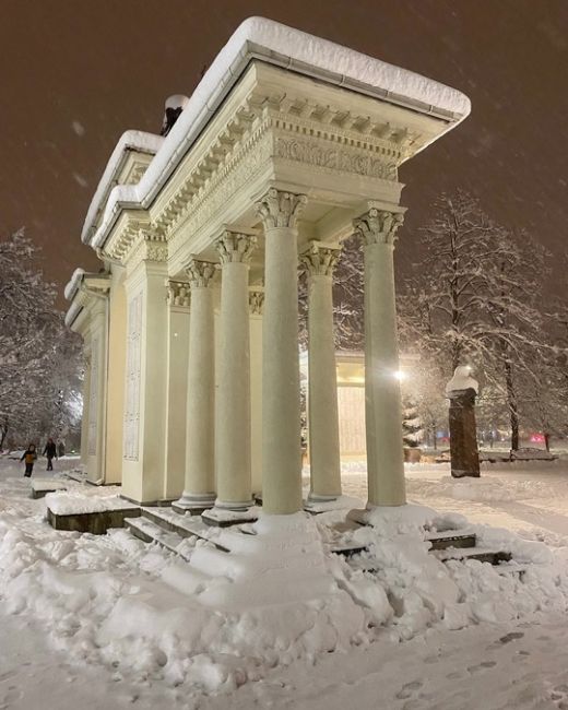 Из приятных воспоминаний!
Снег над Краснодаром!
Зима 2022 года.
❄🤗❄
А знаете, в Краснодар иногда
«приходит»..