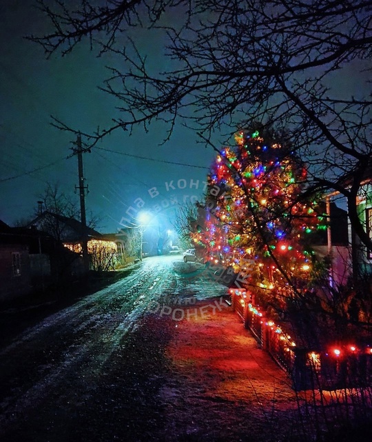 ✨Красиво украсили, только снега не..